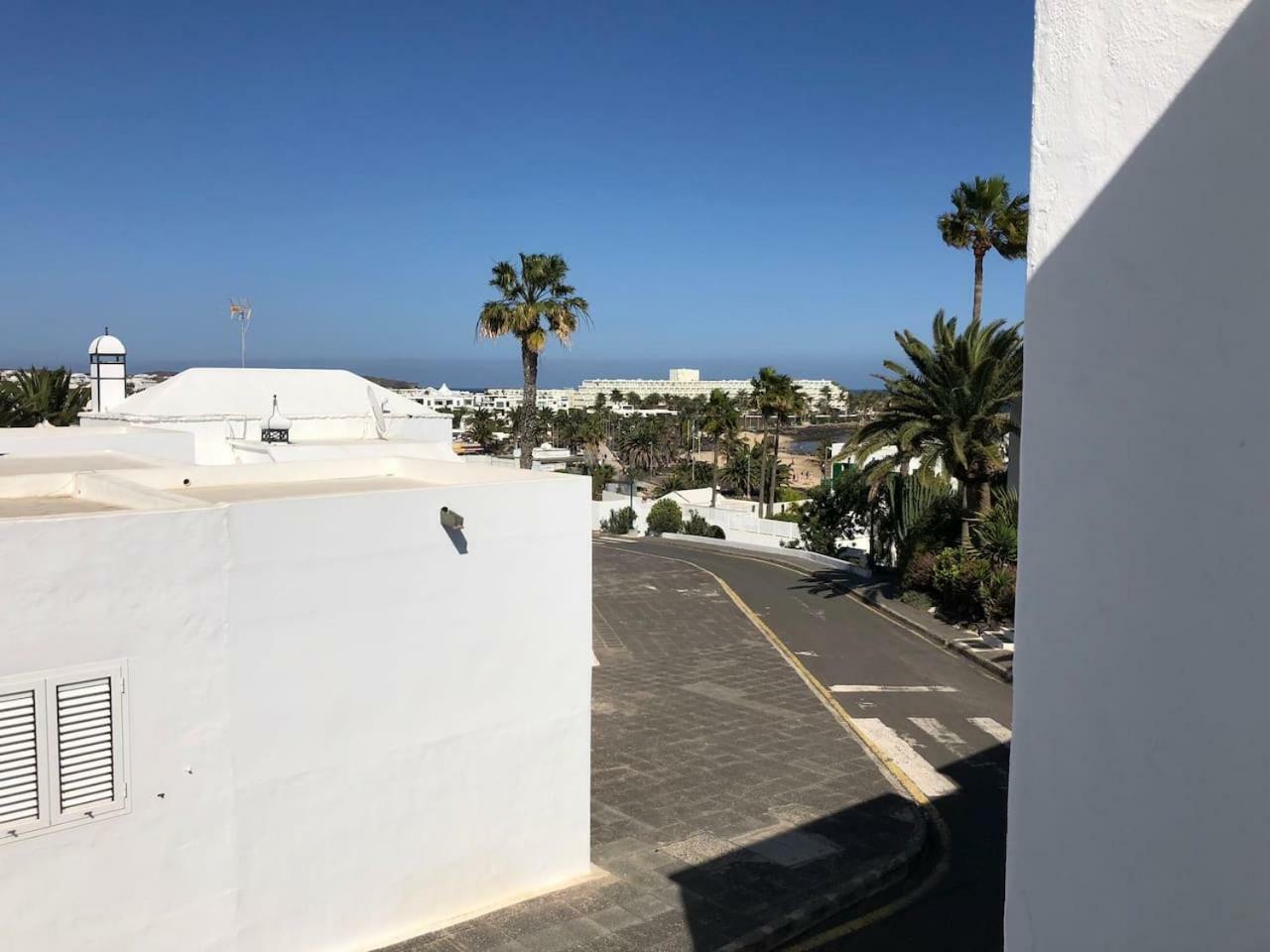 Sea Breeze Apartment Costa Teguise Exterior foto